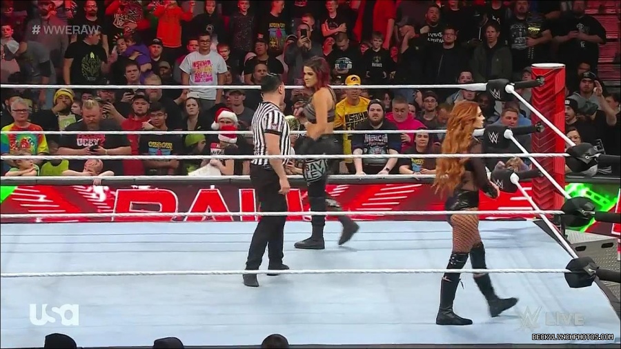 WWE_Monday_Night_Raw_2022_12_19_720p_HDTV_x264-NWCHD_mp4_005795394.jpg