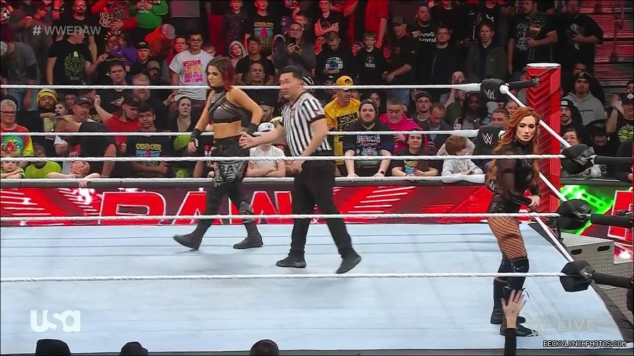 WWE_Monday_Night_Raw_2022_12_19_720p_HDTV_x264-NWCHD_mp4_005796595.jpg