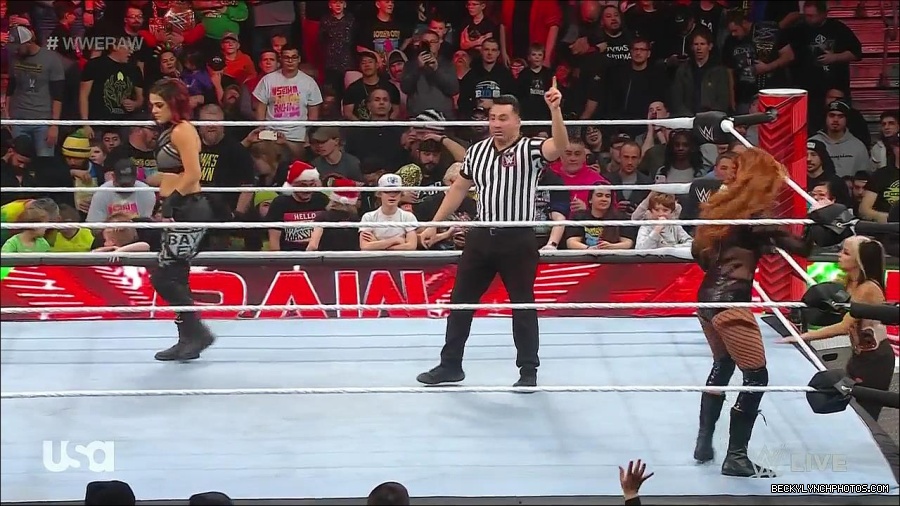 WWE_Monday_Night_Raw_2022_12_19_720p_HDTV_x264-NWCHD_mp4_005797796.jpg