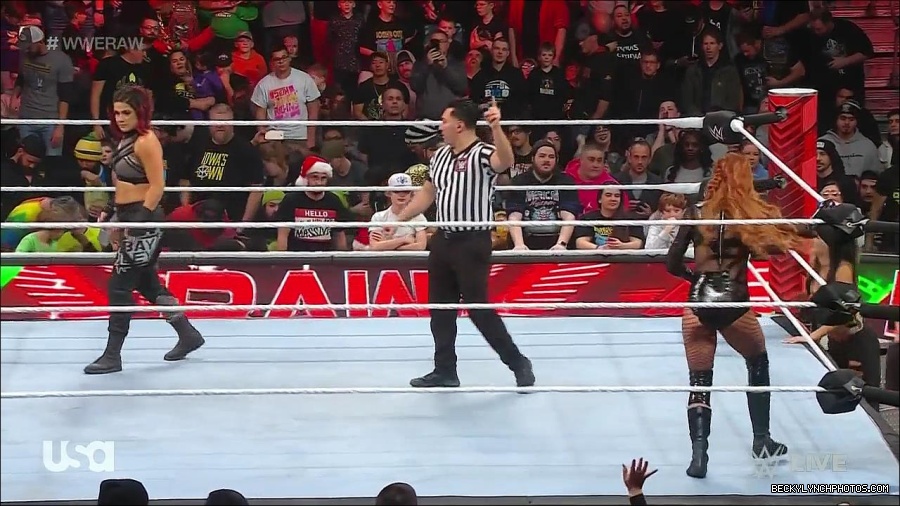WWE_Monday_Night_Raw_2022_12_19_720p_HDTV_x264-NWCHD_mp4_005798196.jpg