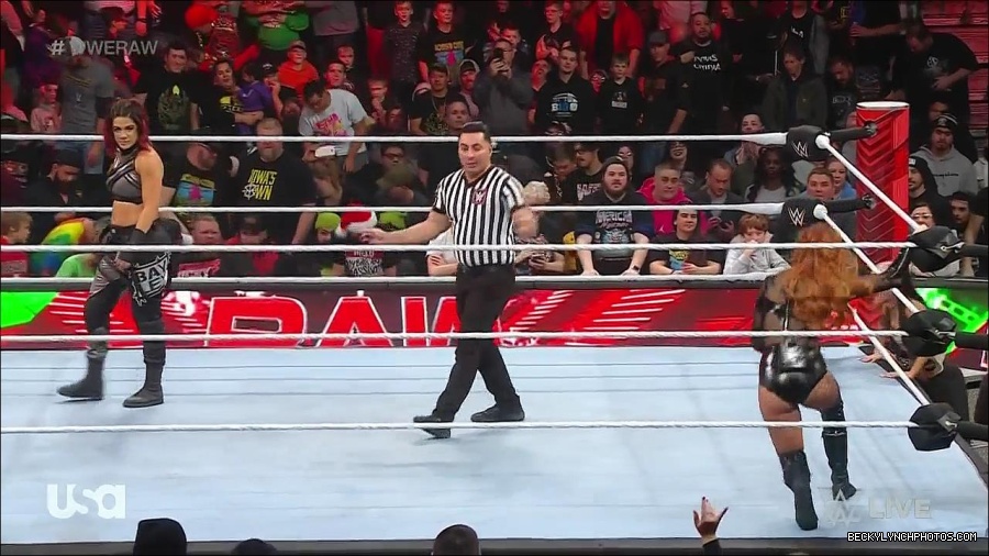 WWE_Monday_Night_Raw_2022_12_19_720p_HDTV_x264-NWCHD_mp4_005798597.jpg