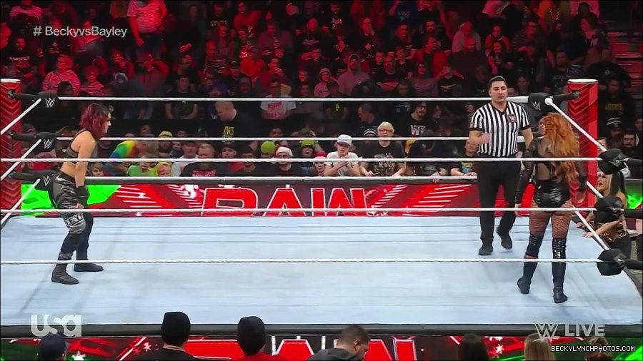 WWE_Monday_Night_Raw_2022_12_19_720p_HDTV_x264-NWCHD_mp4_005802601.jpg