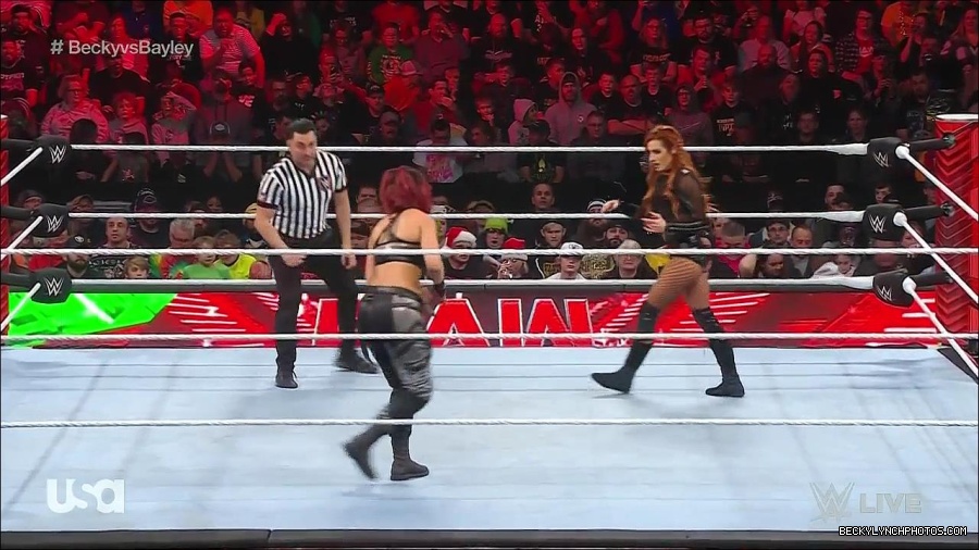 WWE_Monday_Night_Raw_2022_12_19_720p_HDTV_x264-NWCHD_mp4_005807806.jpg