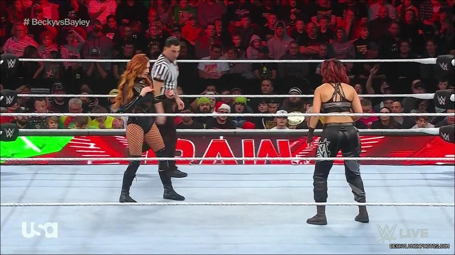 WWE_Monday_Night_Raw_2022_12_19_720p_HDTV_x264-NWCHD_mp4_005809808.jpg