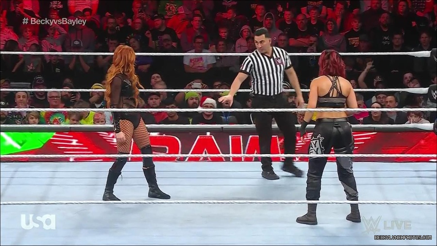 WWE_Monday_Night_Raw_2022_12_19_720p_HDTV_x264-NWCHD_mp4_005811009.jpg