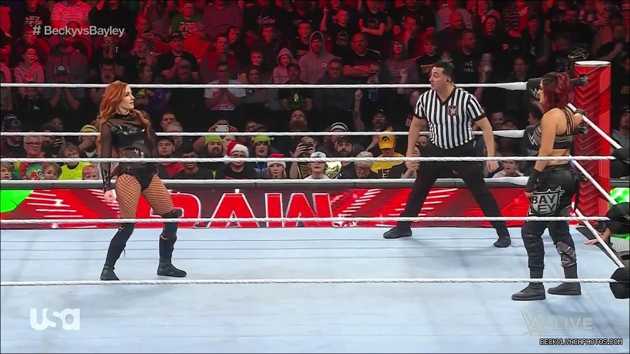 WWE_Monday_Night_Raw_2022_12_19_720p_HDTV_x264-NWCHD_mp4_005815814.jpg
