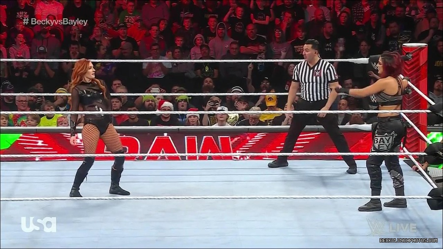 WWE_Monday_Night_Raw_2022_12_19_720p_HDTV_x264-NWCHD_mp4_005816214.jpg