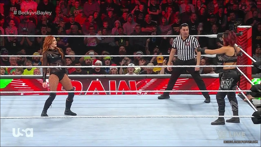 WWE_Monday_Night_Raw_2022_12_19_720p_HDTV_x264-NWCHD_mp4_005816615.jpg