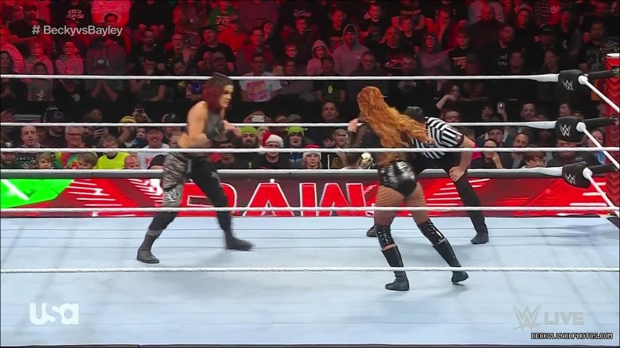 WWE_Monday_Night_Raw_2022_12_19_720p_HDTV_x264-NWCHD_mp4_005819418.jpg