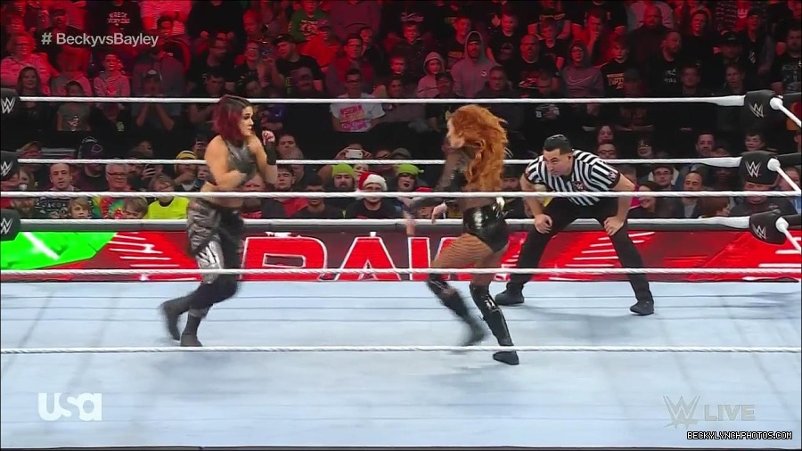 WWE_Monday_Night_Raw_2022_12_19_720p_HDTV_x264-NWCHD_mp4_005820218.jpg