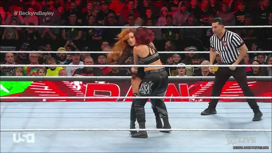 WWE_Monday_Night_Raw_2022_12_19_720p_HDTV_x264-NWCHD_mp4_005835033.jpg