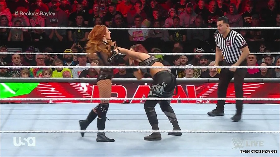 WWE_Monday_Night_Raw_2022_12_19_720p_HDTV_x264-NWCHD_mp4_005836234.jpg