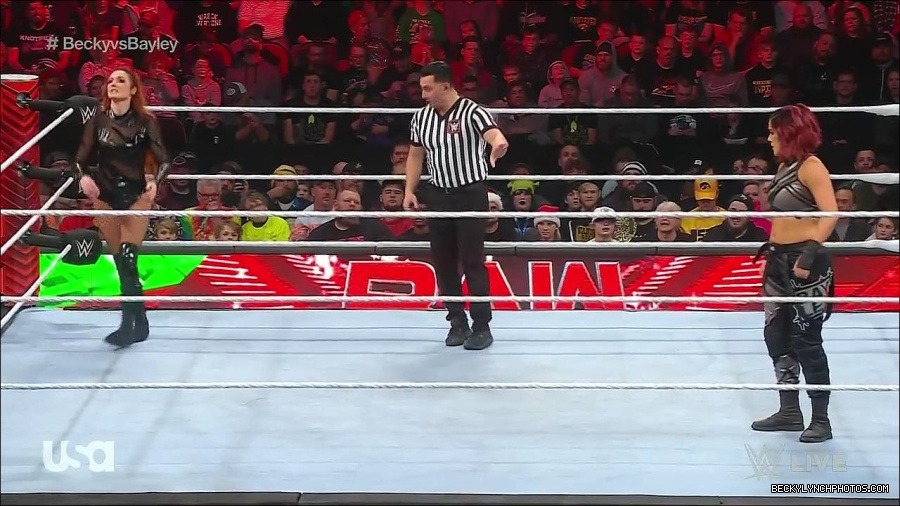 WWE_Monday_Night_Raw_2022_12_19_720p_HDTV_x264-NWCHD_mp4_005865864.jpg