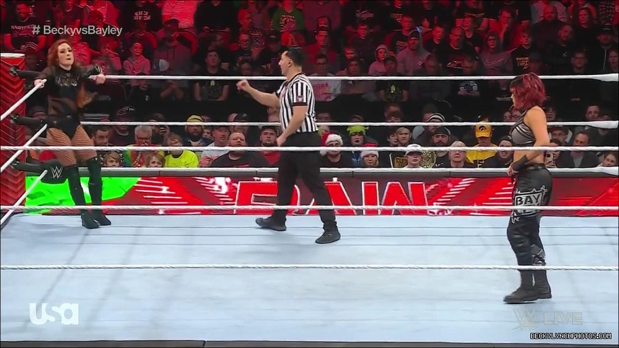 WWE_Monday_Night_Raw_2022_12_19_720p_HDTV_x264-NWCHD_mp4_005866665.jpg
