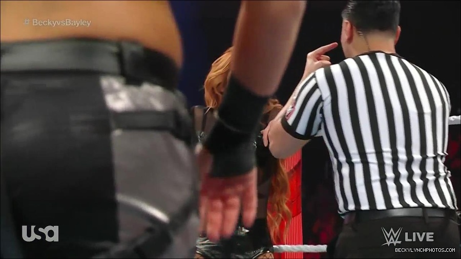 WWE_Monday_Night_Raw_2022_12_19_720p_HDTV_x264-NWCHD_mp4_005868667.jpg