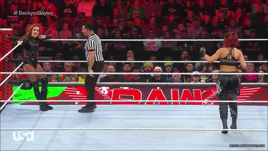 WWE_Monday_Night_Raw_2022_12_19_720p_HDTV_x264-NWCHD_mp4_005869868.jpg