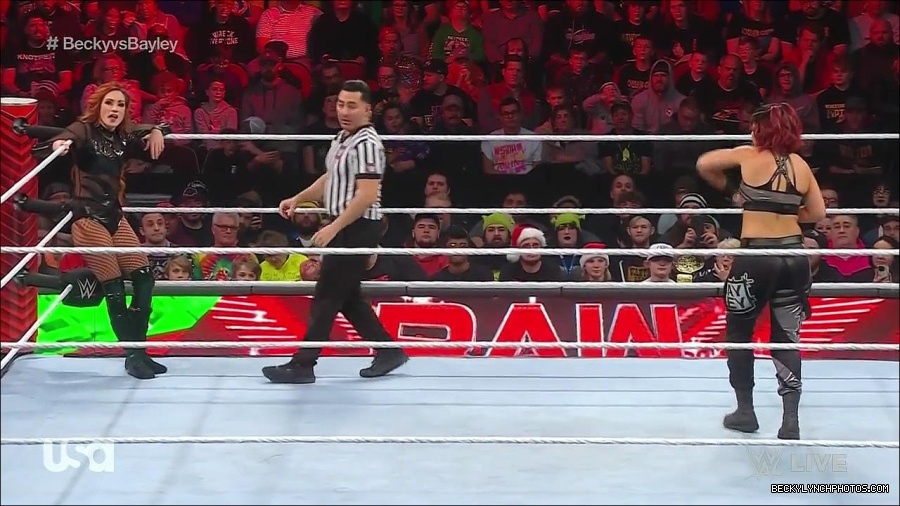 WWE_Monday_Night_Raw_2022_12_19_720p_HDTV_x264-NWCHD_mp4_005870268.jpg