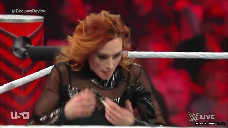 WWE_Monday_Night_Raw_2022_12_19_720p_HDTV_x264-NWCHD_mp4_005872671.jpg