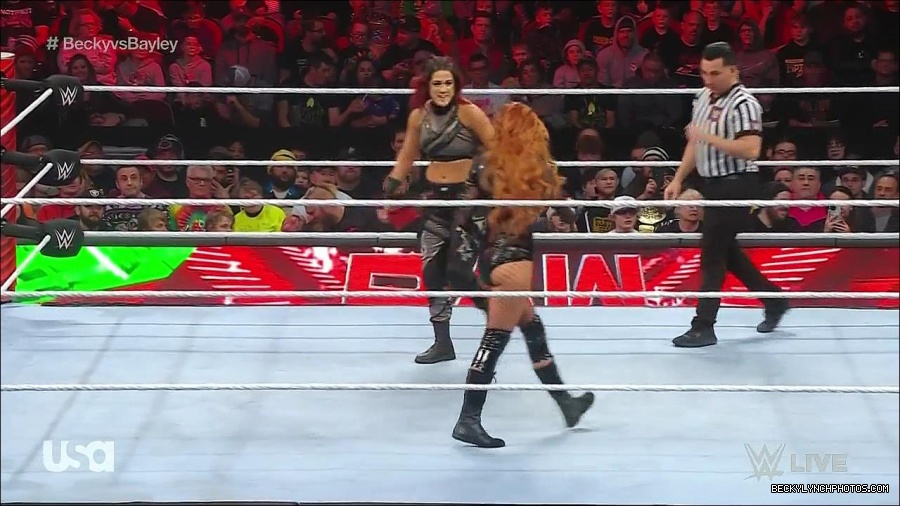 WWE_Monday_Night_Raw_2022_12_19_720p_HDTV_x264-NWCHD_mp4_005874673.jpg
