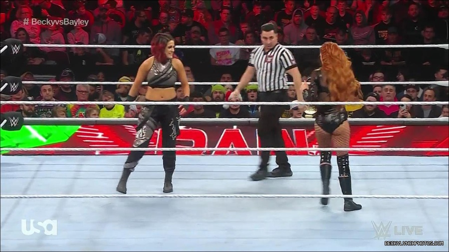 WWE_Monday_Night_Raw_2022_12_19_720p_HDTV_x264-NWCHD_mp4_005875474.jpg