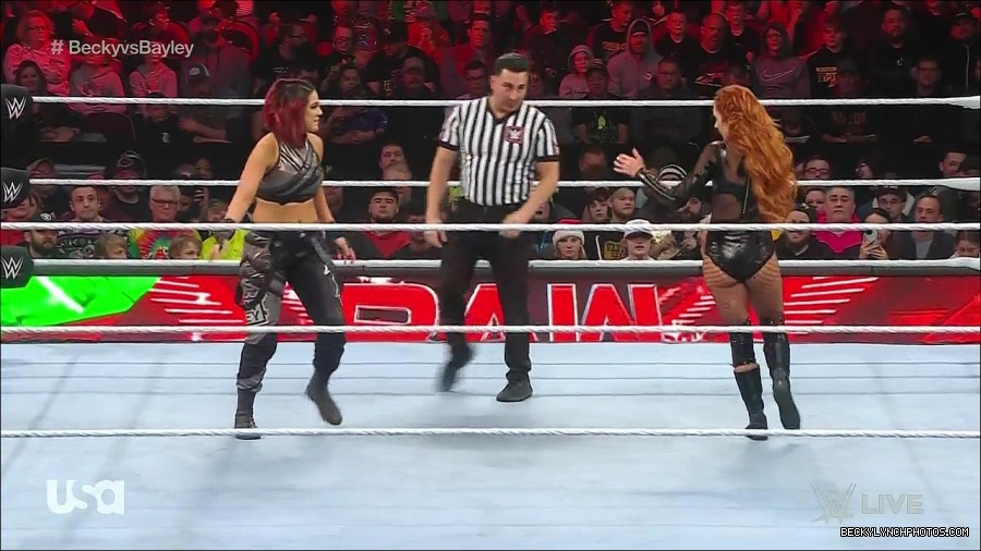 WWE_Monday_Night_Raw_2022_12_19_720p_HDTV_x264-NWCHD_mp4_005875874.jpg