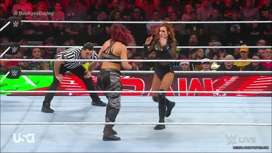 WWE_Monday_Night_Raw_2022_12_19_720p_HDTV_x264-NWCHD_mp4_005877876.jpg