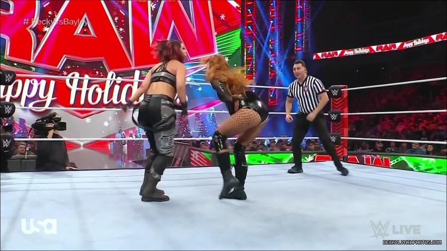 WWE_Monday_Night_Raw_2022_12_19_720p_HDTV_x264-NWCHD_mp4_005878677.jpg