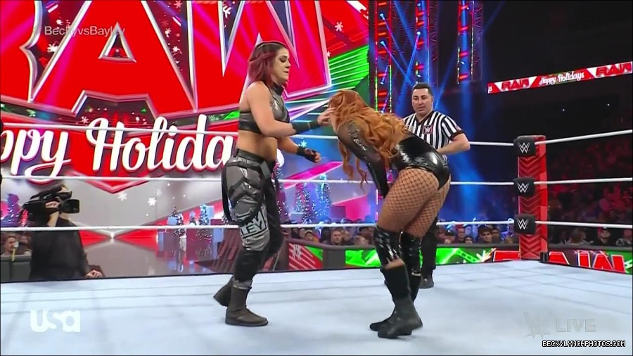 WWE_Monday_Night_Raw_2022_12_19_720p_HDTV_x264-NWCHD_mp4_005879878.jpg