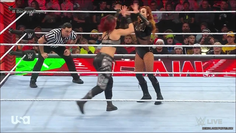 WWE_Monday_Night_Raw_2022_12_19_720p_HDTV_x264-NWCHD_mp4_005885884.jpg