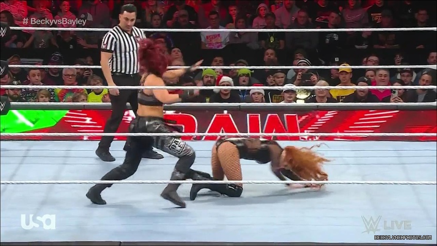 WWE_Monday_Night_Raw_2022_12_19_720p_HDTV_x264-NWCHD_mp4_005891890.jpg