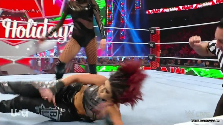 WWE_Monday_Night_Raw_2022_12_19_720p_HDTV_x264-NWCHD_mp4_005897896.jpg