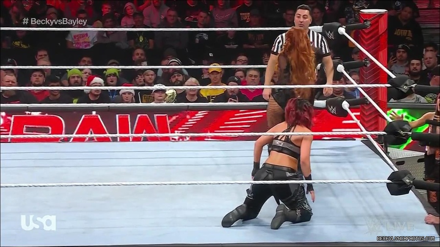 WWE_Monday_Night_Raw_2022_12_19_720p_HDTV_x264-NWCHD_mp4_005900298.jpg