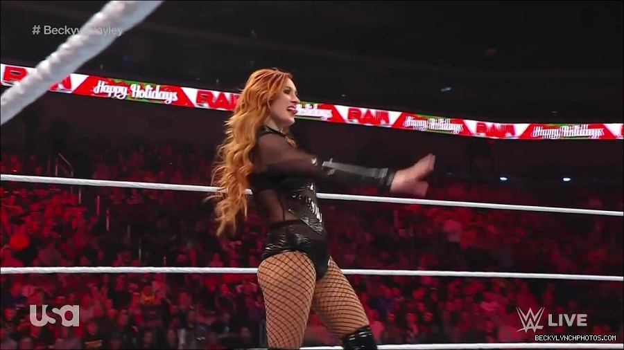 WWE_Monday_Night_Raw_2022_12_19_720p_HDTV_x264-NWCHD_mp4_005905904.jpg