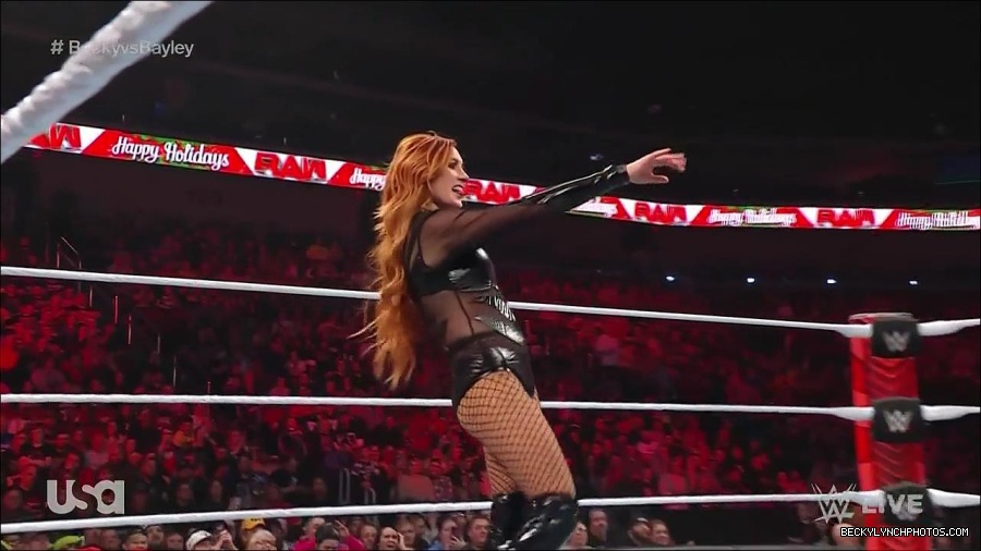 WWE_Monday_Night_Raw_2022_12_19_720p_HDTV_x264-NWCHD_mp4_005906304.jpg
