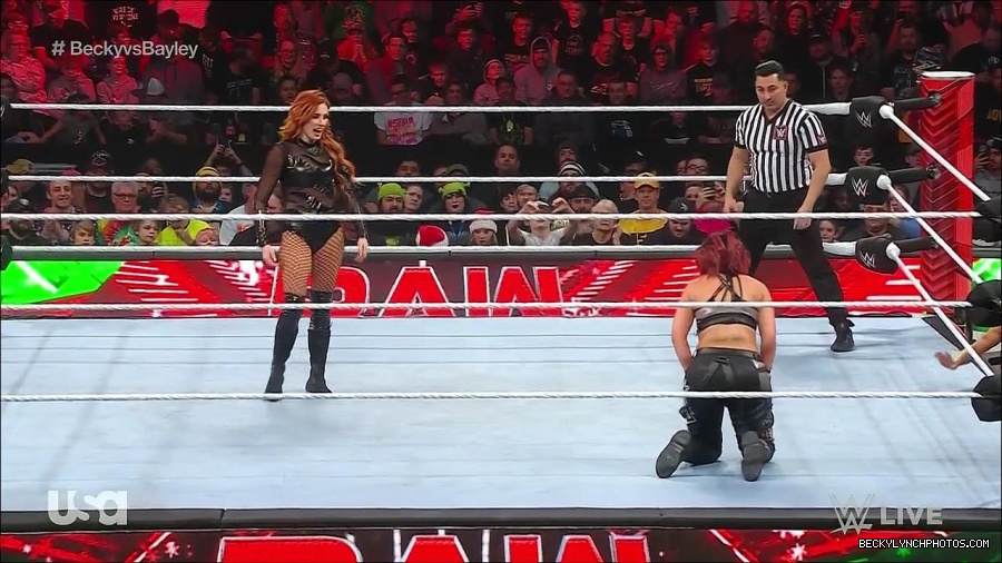 WWE_Monday_Night_Raw_2022_12_19_720p_HDTV_x264-NWCHD_mp4_005907906.jpg