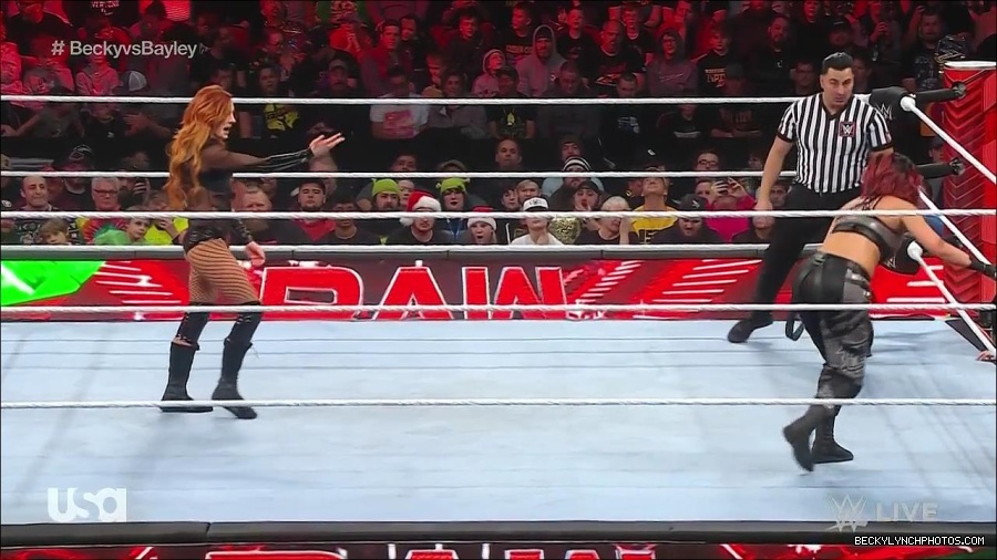 WWE_Monday_Night_Raw_2022_12_19_720p_HDTV_x264-NWCHD_mp4_005909508.jpg