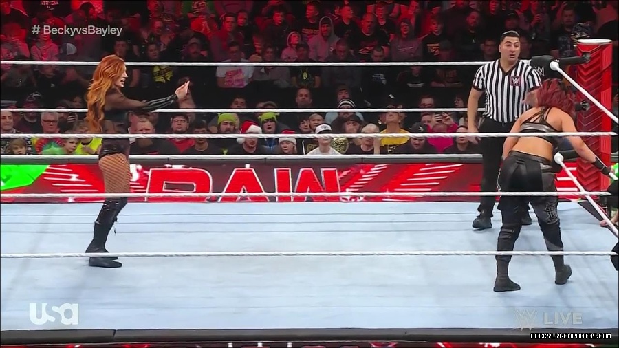 WWE_Monday_Night_Raw_2022_12_19_720p_HDTV_x264-NWCHD_mp4_005909908.jpg
