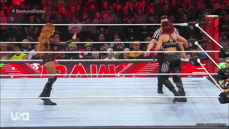 WWE_Monday_Night_Raw_2022_12_19_720p_HDTV_x264-NWCHD_mp4_005911510.jpg