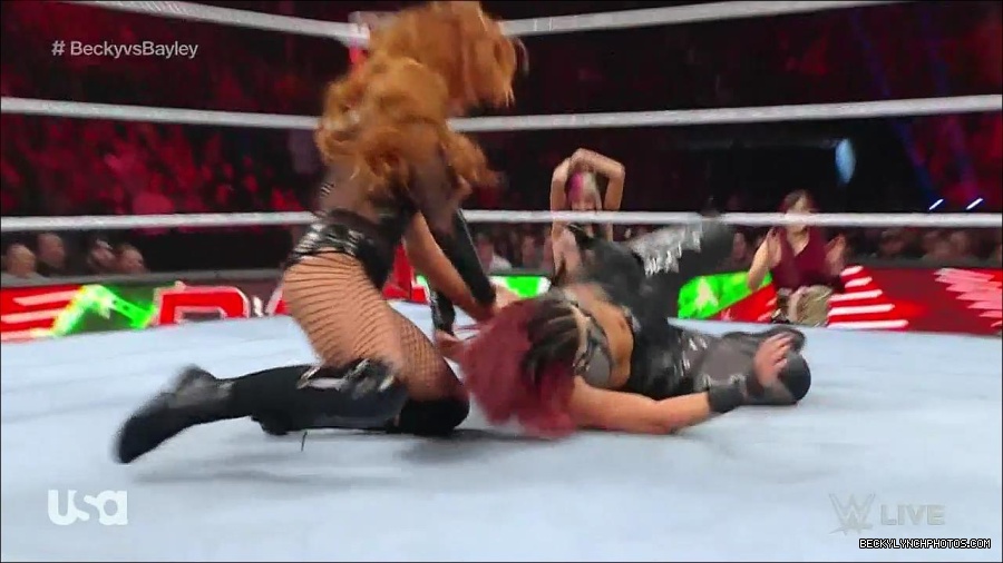 WWE_Monday_Night_Raw_2022_12_19_720p_HDTV_x264-NWCHD_mp4_005914713.jpg