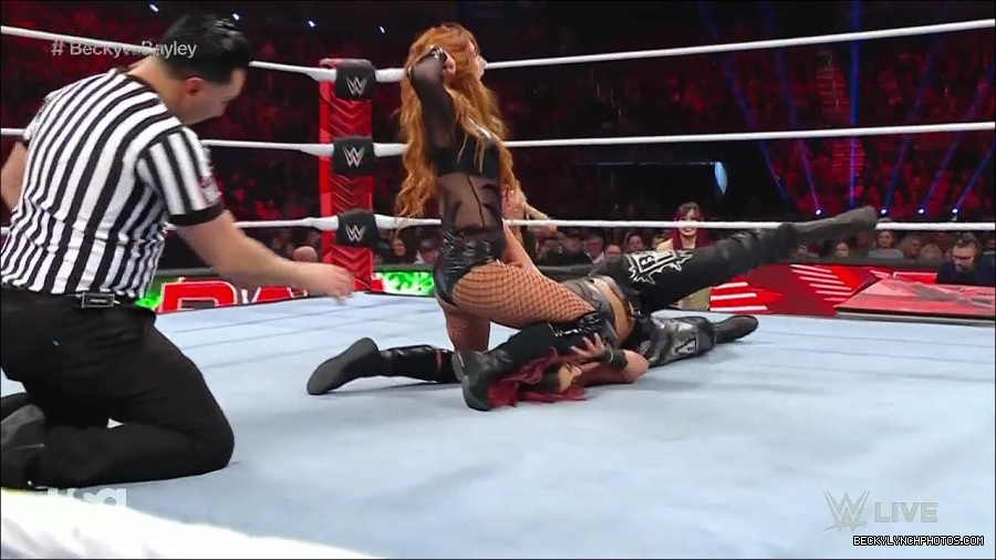 WWE_Monday_Night_Raw_2022_12_19_720p_HDTV_x264-NWCHD_mp4_005916314.jpg