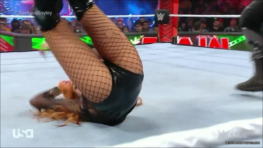 WWE_Monday_Night_Raw_2022_12_19_720p_HDTV_x264-NWCHD_mp4_005935133.jpg