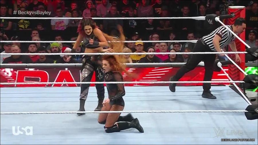 WWE_Monday_Night_Raw_2022_12_19_720p_HDTV_x264-NWCHD_mp4_005936334.jpg
