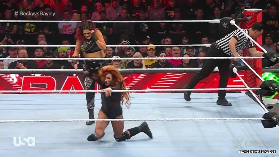 WWE_Monday_Night_Raw_2022_12_19_720p_HDTV_x264-NWCHD_mp4_005936735.jpg