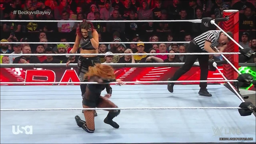 WWE_Monday_Night_Raw_2022_12_19_720p_HDTV_x264-NWCHD_mp4_005937135.jpg