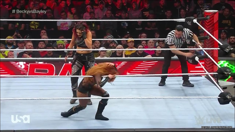 WWE_Monday_Night_Raw_2022_12_19_720p_HDTV_x264-NWCHD_mp4_005937536.jpg