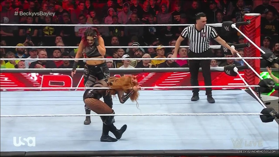 WWE_Monday_Night_Raw_2022_12_19_720p_HDTV_x264-NWCHD_mp4_005937936.jpg