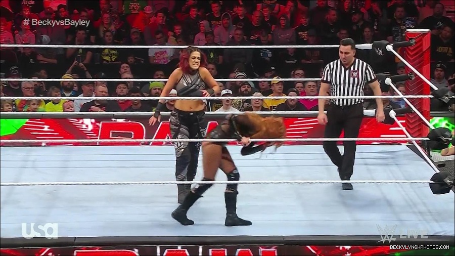 WWE_Monday_Night_Raw_2022_12_19_720p_HDTV_x264-NWCHD_mp4_005939538.jpg