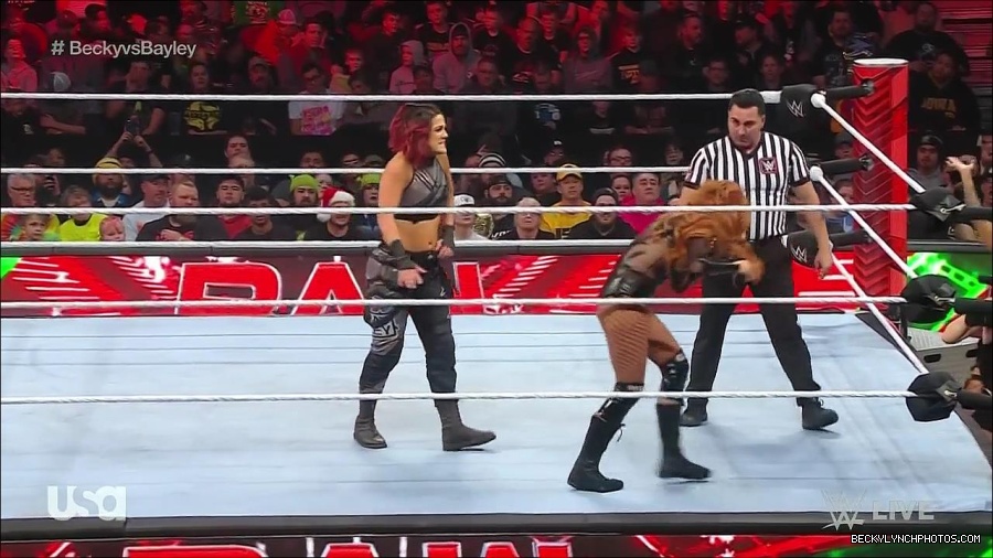 WWE_Monday_Night_Raw_2022_12_19_720p_HDTV_x264-NWCHD_mp4_005940338.jpg