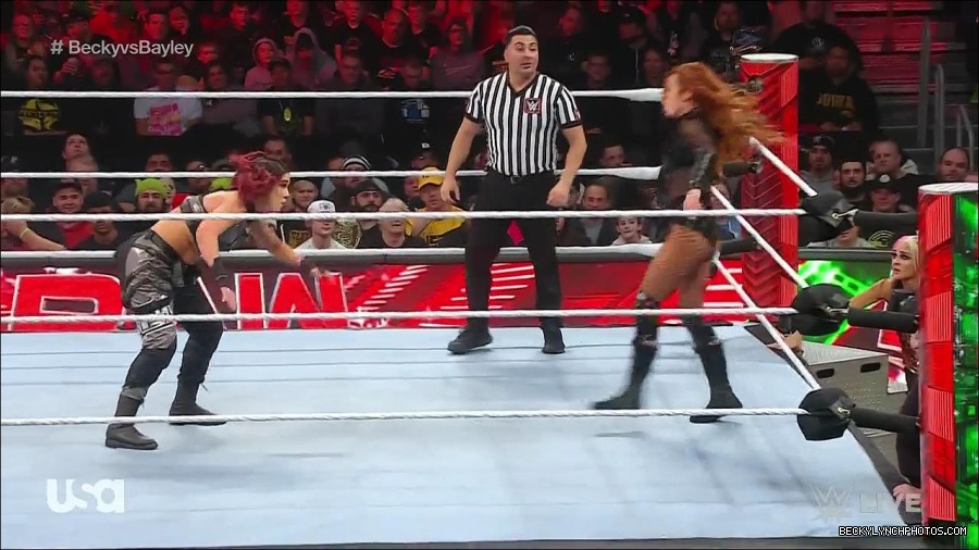 WWE_Monday_Night_Raw_2022_12_19_720p_HDTV_x264-NWCHD_mp4_005949548.jpg