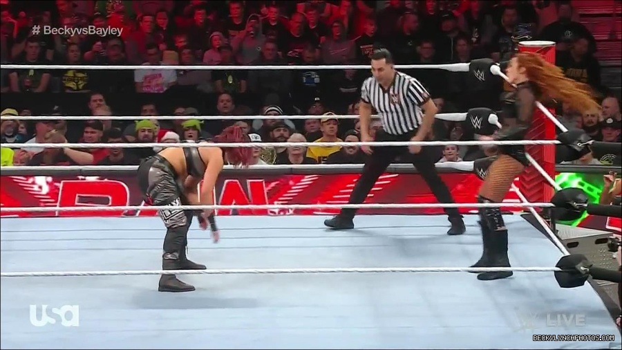 WWE_Monday_Night_Raw_2022_12_19_720p_HDTV_x264-NWCHD_mp4_005951950.jpg